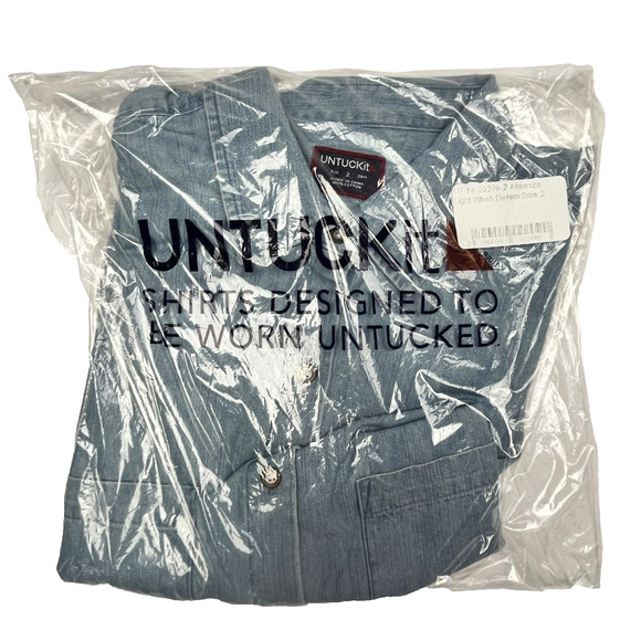 UNTUCKit Womens Alleanza Light Wash Denim Shirt Blue Button Down L Sleeve 2 NWOT - Picture 1 of 5